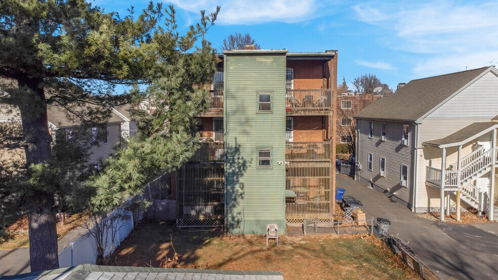 More Photos Of 45 School St, Hartford Apartments For Sale