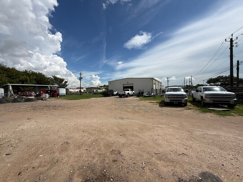 More Photos Of 201 N 16th St, La Porte Industrial For Sale