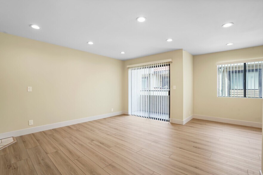 More Photos Of 1207 N Columbus Ave, Glendale Apartments For Sale