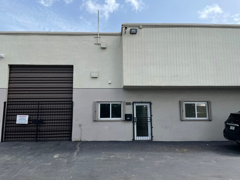 Primary Photo Of 1521-1529 NW 89th Ct, Doral Warehouse For Lease