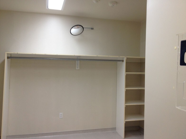 More Photos Of 6100 Bellevue Ln, Anderson Warehouse For Sale