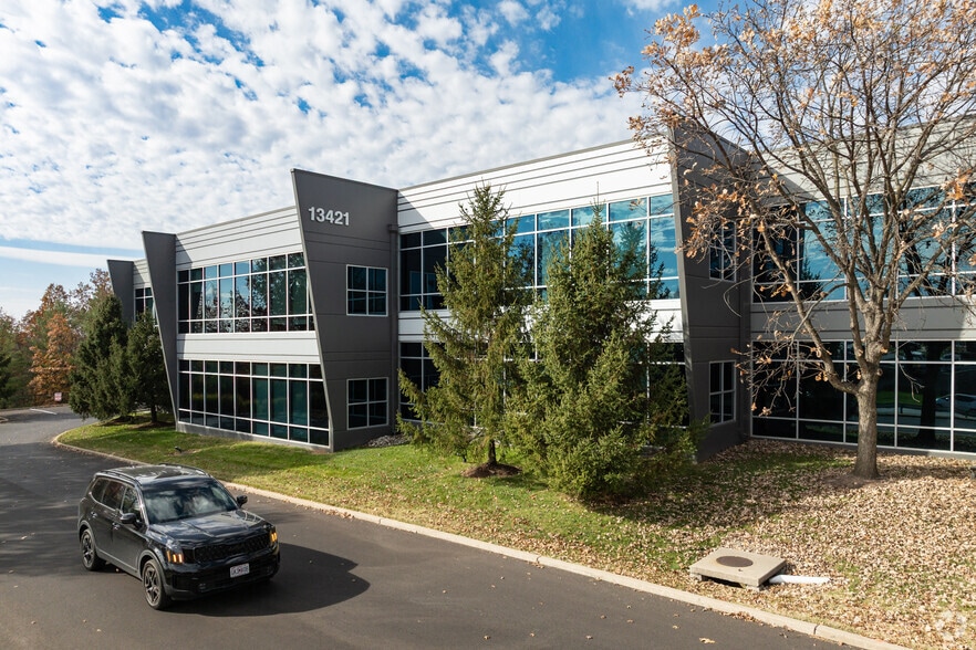 Primary Photo Of 13421 Manchester Rd, Saint Louis Office For Sale