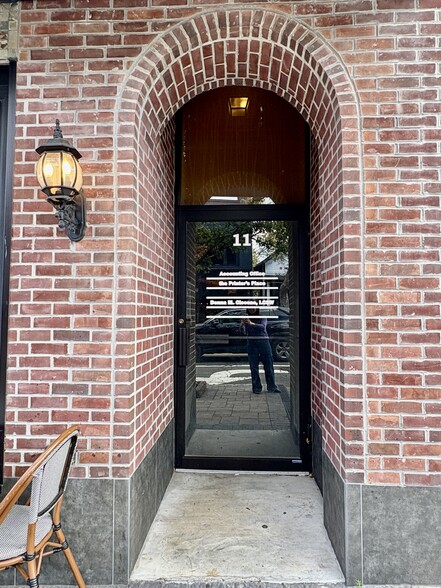 More Photos Of 11 S Fullerton Ave, Montclair Storefront Retail Office For Lease