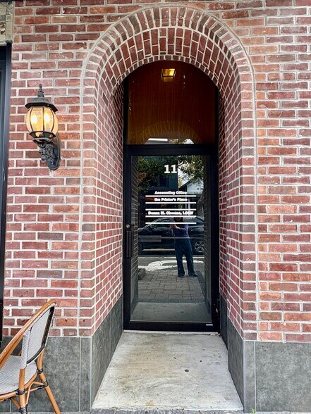 More Photos Of 11 S Fullerton Ave, Montclair Office For Lease