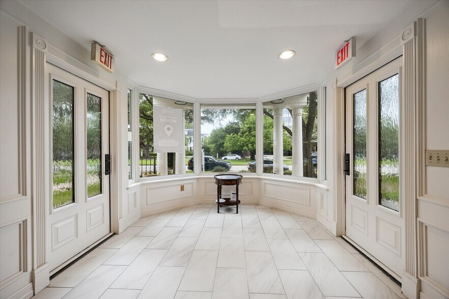 More Photos Of 4305 Yoakum Blvd, Houston Office For Sale