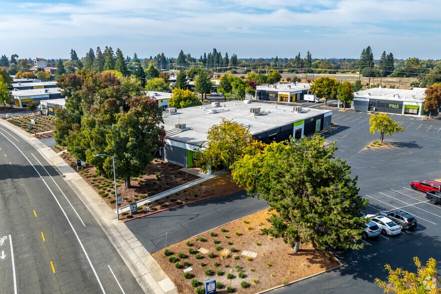 More Photos Of 9961 Horn Rd, Sacramento Showroom For Sale