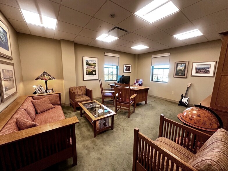 More Photos Of 377 Oak St, Garden City Office For Sale