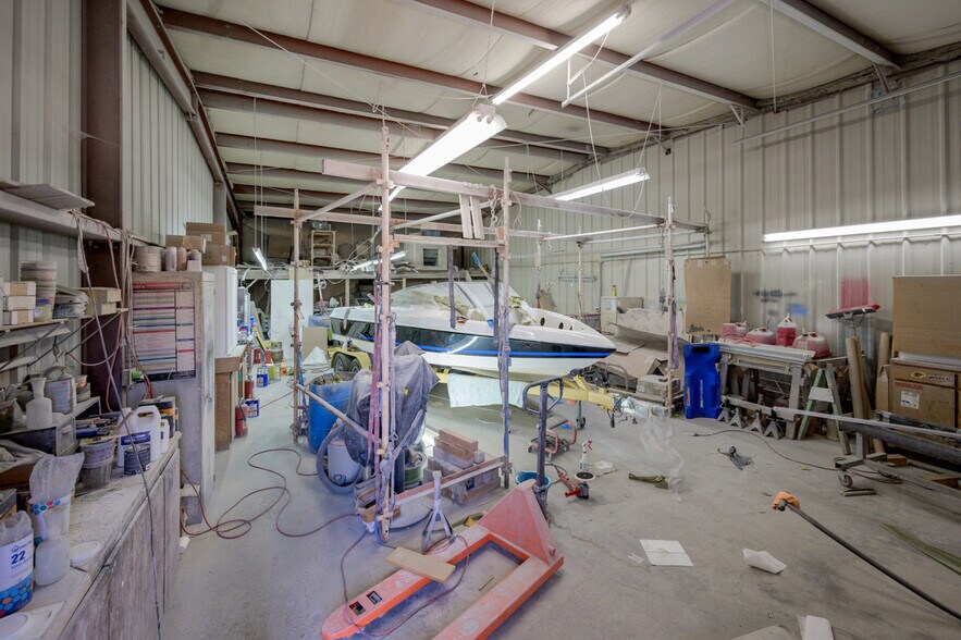 More Photos Of 2560 Outpost dr, Bullhead City Warehouse For Sale