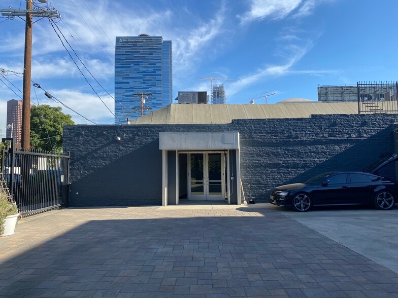 Primary Photo Of 1319-1321 W 11th St, Los Angeles Showroom For Lease
