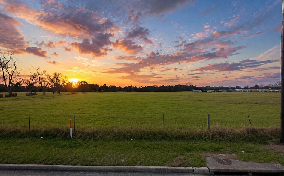 More Photos Of 18415 Stuebner Airline Rd, Spring Land For Sale