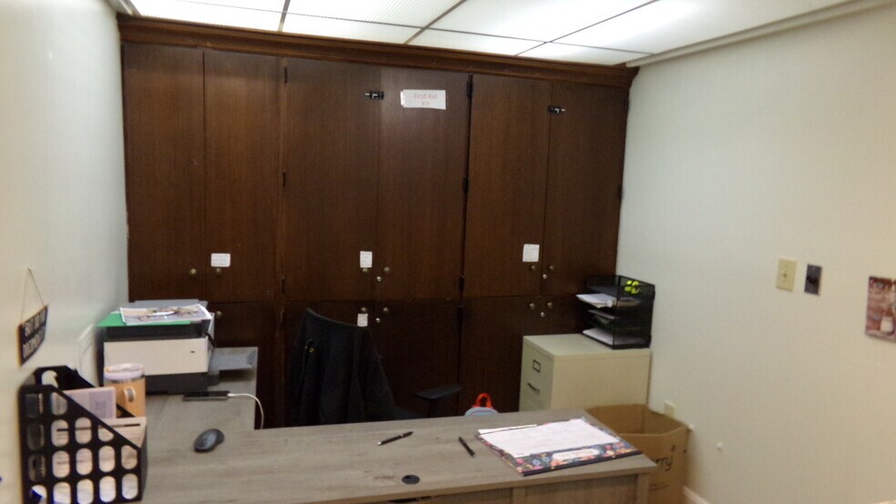 More Photos Of 2185 Highway 127 S, Owenton Office For Sale