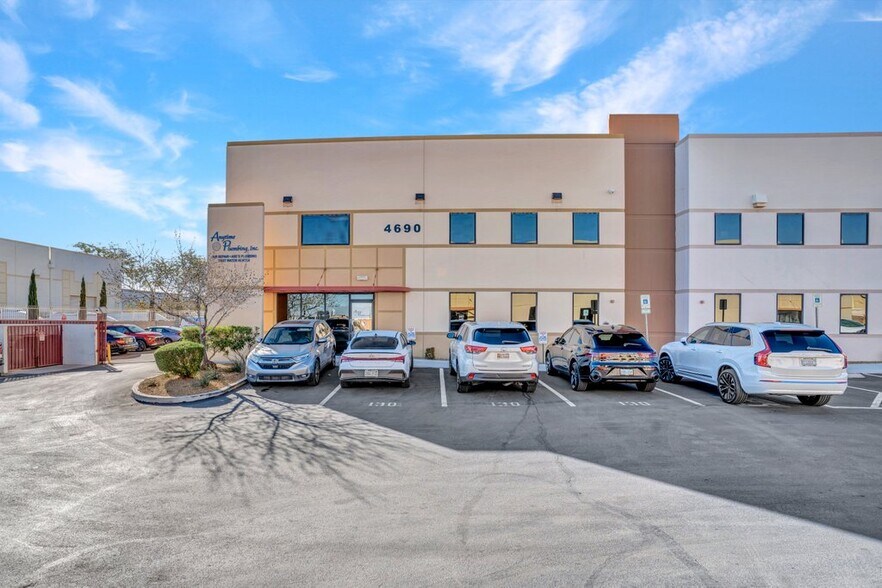 More Photos Of 4690 W Post Rd, Las Vegas Warehouse For Sale