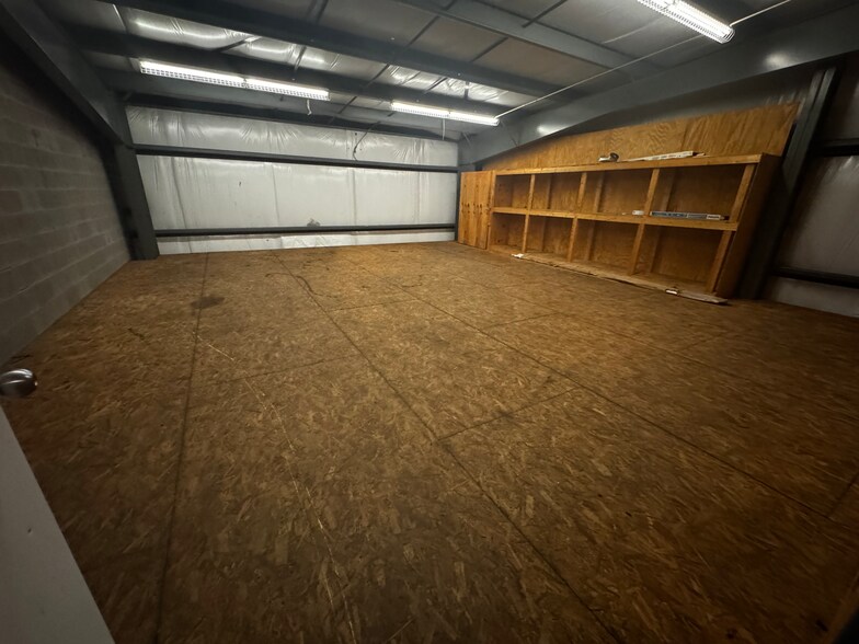 More Photos Of 376 Hope Station Rd, Weston Warehouse For Lease