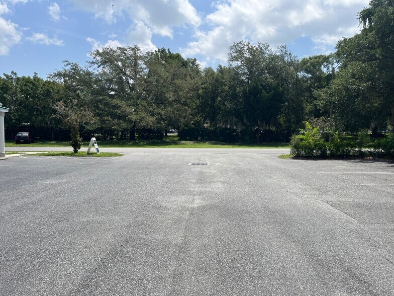More Photos Of 305 S Childs St, Leesburg Medical For Sale