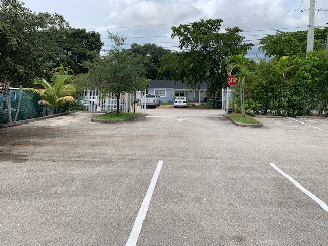 More Photos Of 1480 NE 131st St, Miami Warehouse For Sale