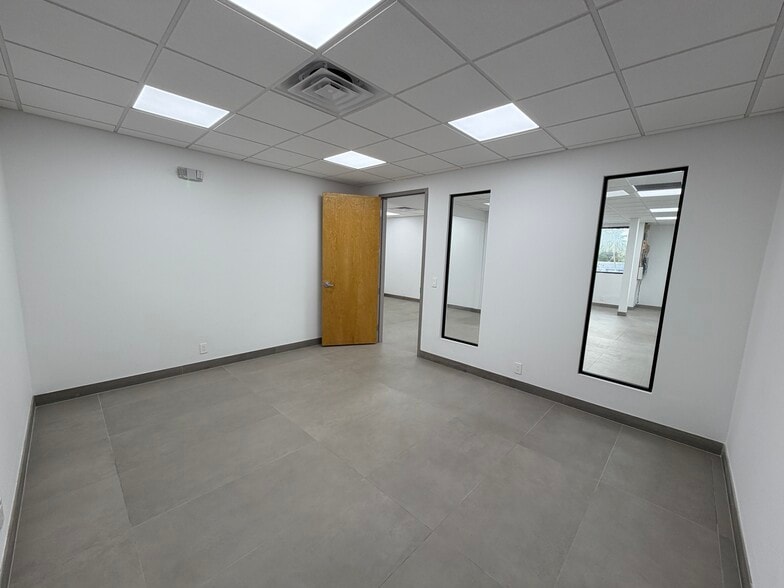 Primary Photo Of 5170 N Federal Hwy, Fort Lauderdale Storefront Retail Office For Lease