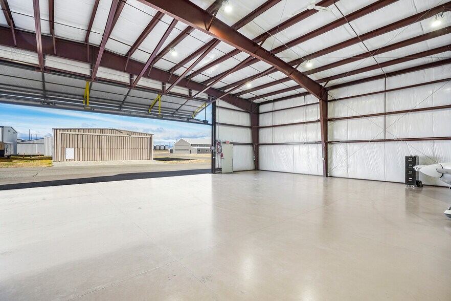 More Photos Of 3229 Airport Rd, Helena Airplane Hangar For Sale