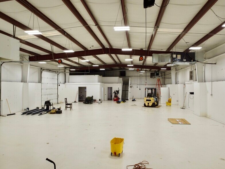 More Photos Of 2380 Rockaway Industrial Blvd, Conyers Light Distribution For Lease