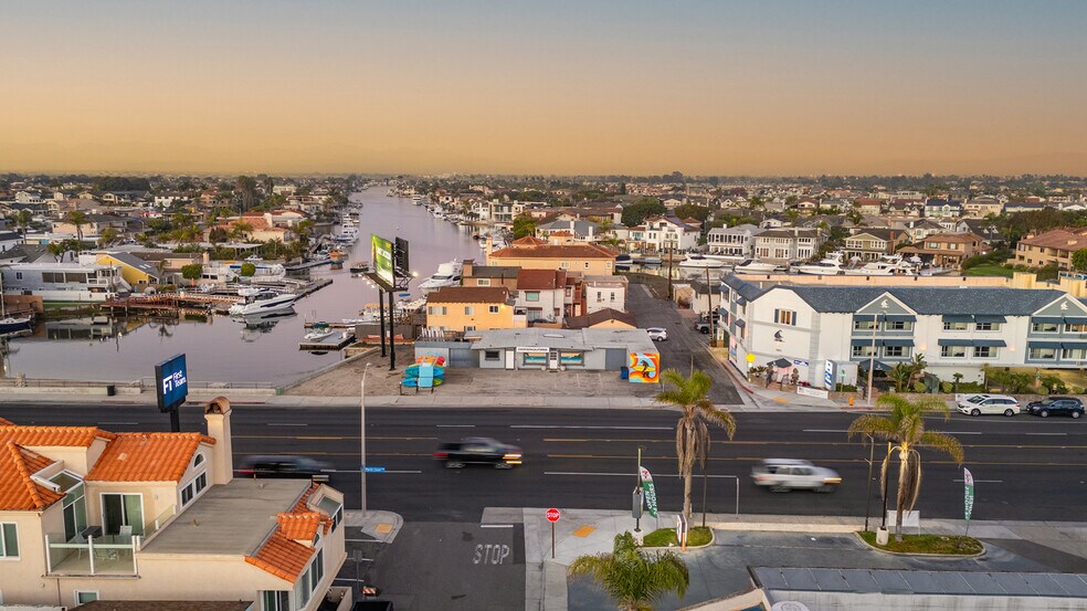 More Photos Of 16902 Pacific Coast Hwy, Huntington Beach Restaurant For Sale