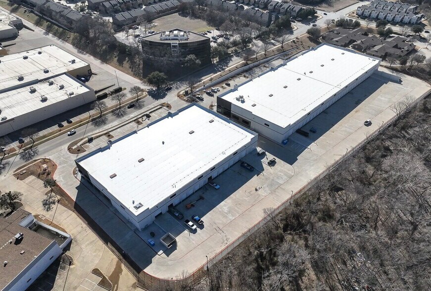 More Photos Of 420 Oakbend Dr, Lewisville Industrial For Lease