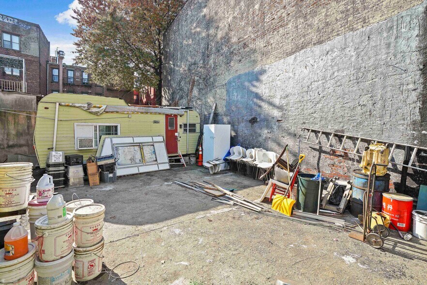 More Photos Of 76 Bushwick Ave, Brooklyn Restaurant For Lease