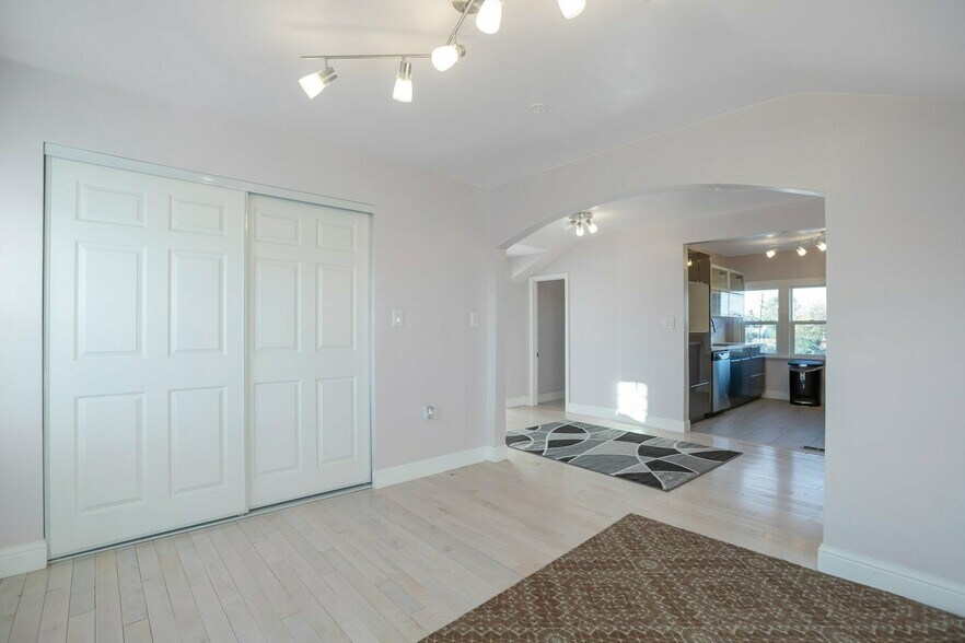 More Photos Of 745 Federal Blvd, Denver Office Residential For Lease