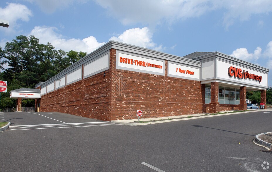 More Photos Of 109 Berlin Rd, Clementon Drugstore For Lease