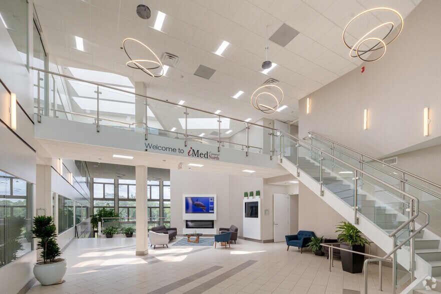 Primary Photo Of 387 Shuman Blvd, Naperville Medical For Lease