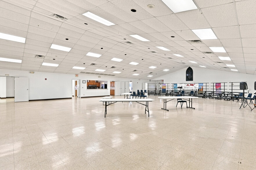 More Photos Of 2515 Austin Hwy, San Antonio Religious Facility For Sale