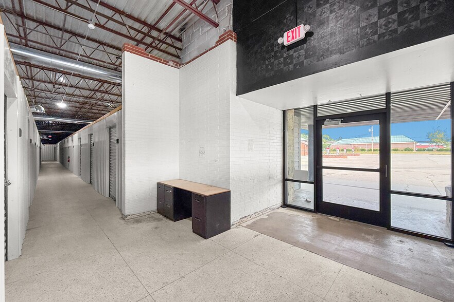 More Photos Of 1810 1st Ave E, Newton General Retail For Sale
