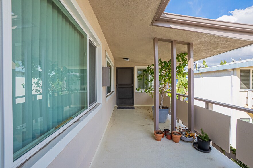 More Photos Of 523 Avenue G, Redondo Beach Apartments For Sale