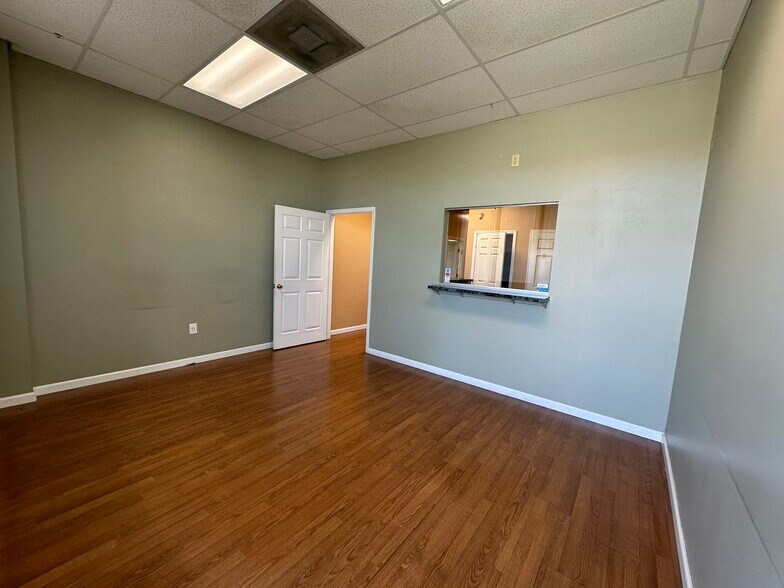 More Photos Of 1000 Lakeland Sq, Flowood Unknown For Lease