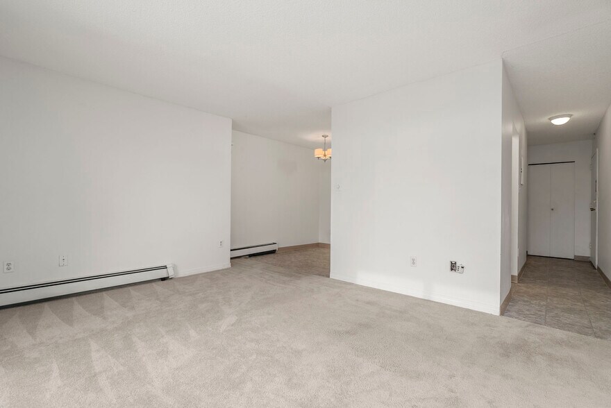 More Photos Of 1555 Graveley St, Vancouver Apartments For Sale