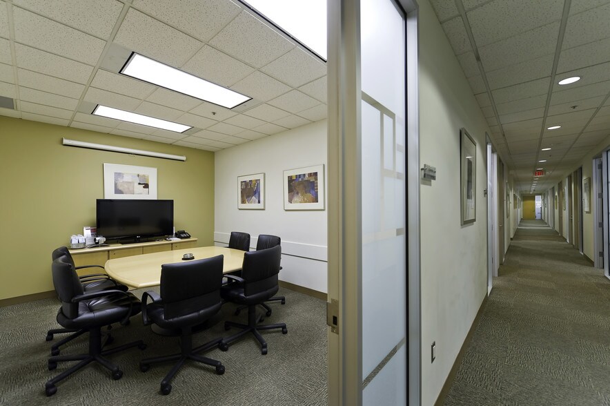 More Photos Of 888 3rd St SW, Calgary Coworking Space