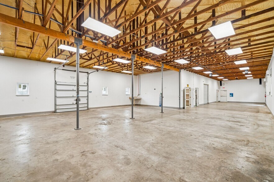 More Photos Of 1719 Signal Point Rd, Charleston Self Storage For Sale