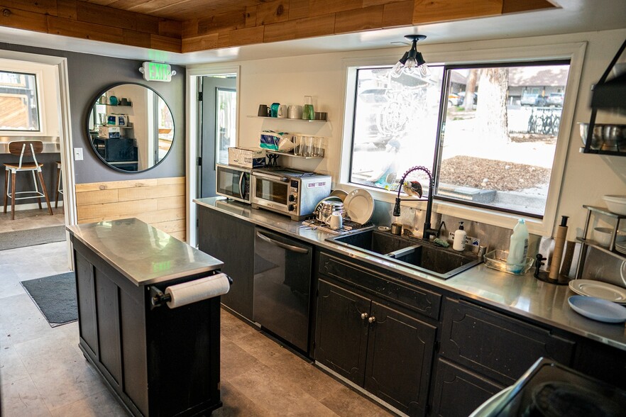 More Photos Of 1612 S Mount Shasta Blvd, Mount Shasta Hotel For Sale