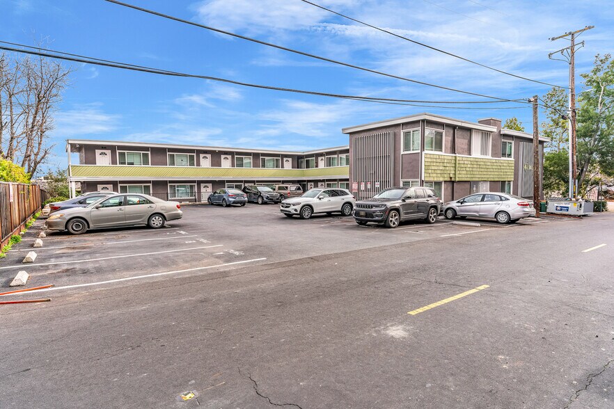 More Photos Of 1180 Saranap Ave, Walnut Creek Apartments For Sale