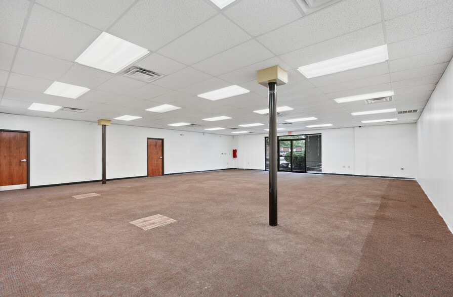 More Photos Of 2215 E Oak St, Conway Office For Lease
