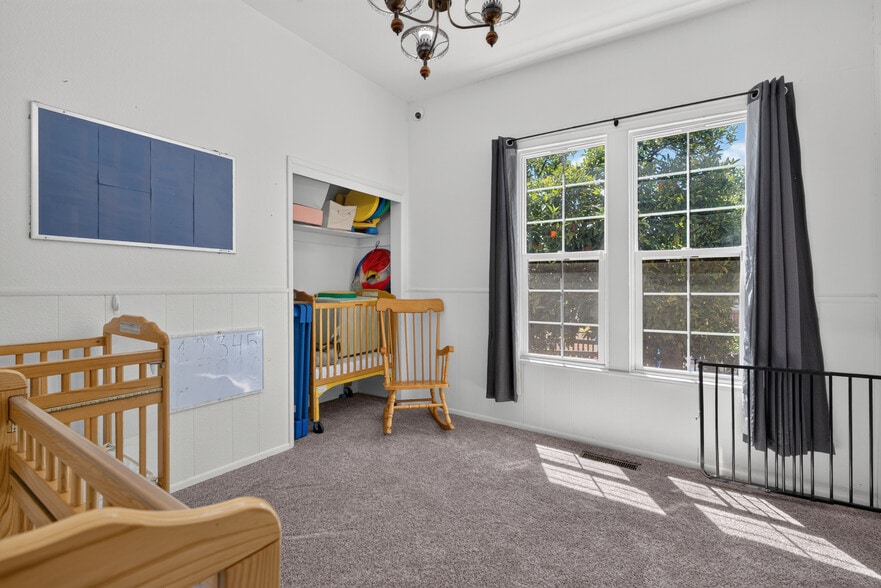 More Photos Of 530 N Cloverdale Blvd, Cloverdale Specialty For Sale