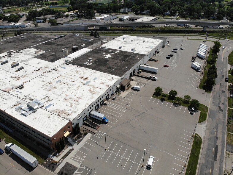 More Photos Of 125-175 Jackson Ave N, Hopkins Light Distribution For Lease