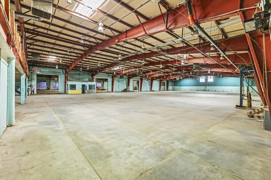 More Photos Of 2 Eric Cir, Verdi Warehouse For Sale