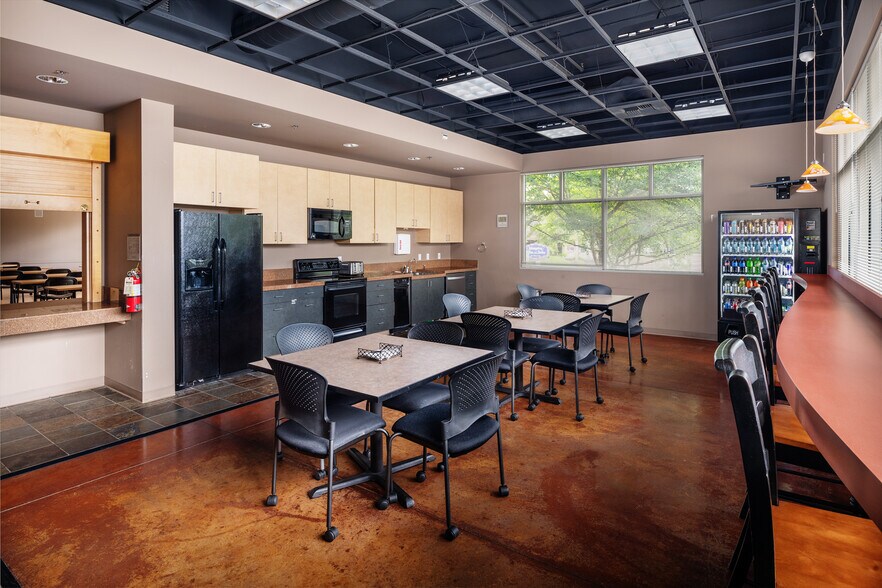 More Photos Of 1000 Station Dr, DuPont Office For Lease
