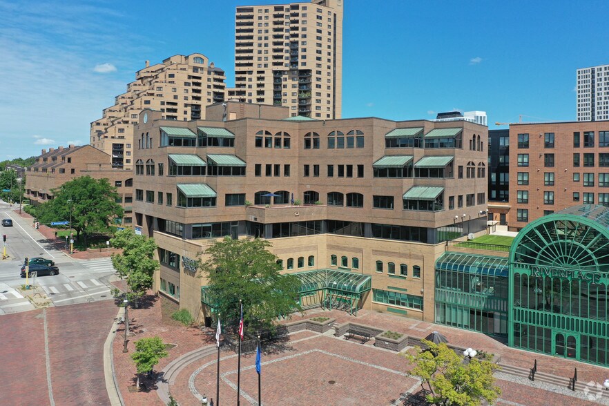 More Photos Of 1 Main St SE, Minneapolis Office For Lease