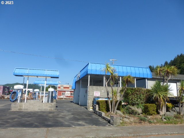 More Photos Of 542 Fir Ave, Reedsport Carwash For Sale