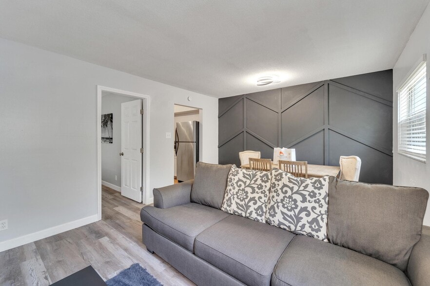 More Photos Of 4513 W McElroy Ave, Tampa Apartments For Sale