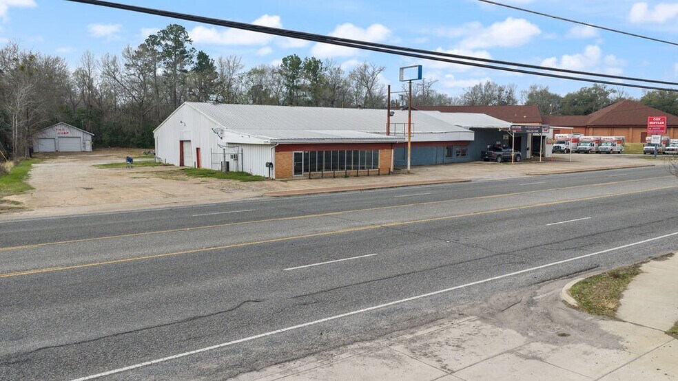 More Photos Of 1006 South Timberland Dr, Lufkin Industrial For Sale