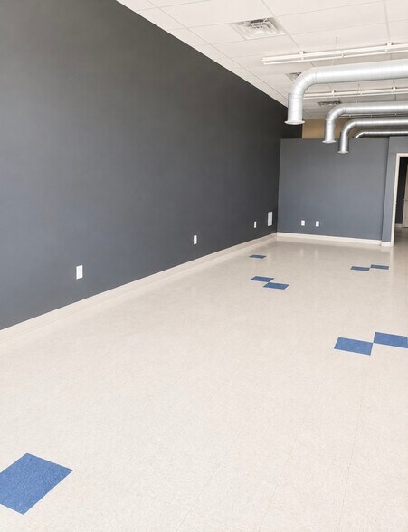 More Photos Of 800 E Aldrich Rd, Bolivar Freestanding For Lease