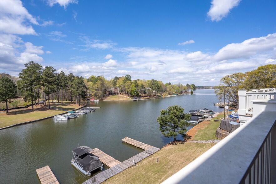 More Photos Of 1129 Lake Oconee Pky, Eatonton Office For Lease