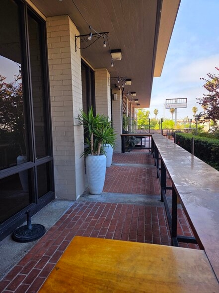 More Photos Of 1055 Torrey Pines Rd, La Jolla Storefront Retail Office For Lease