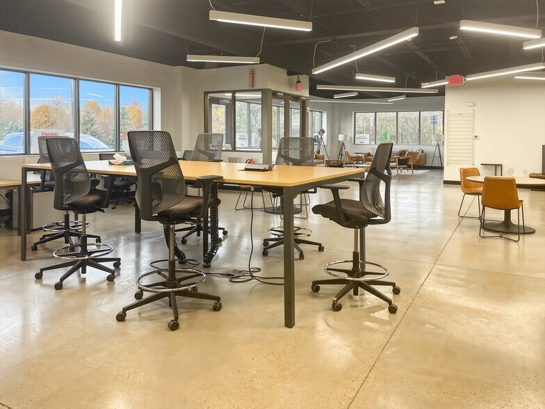 More Photos Of 4050 W Ridge Rd, Rochester Coworking Space